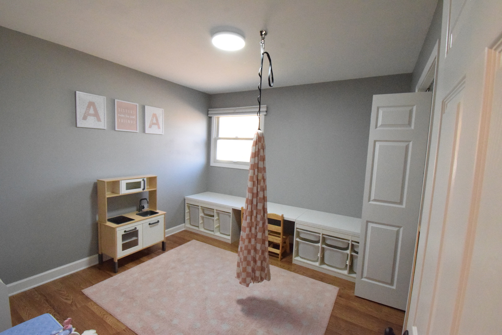 1919 Moore Avenue, St. Charles, IL 60174