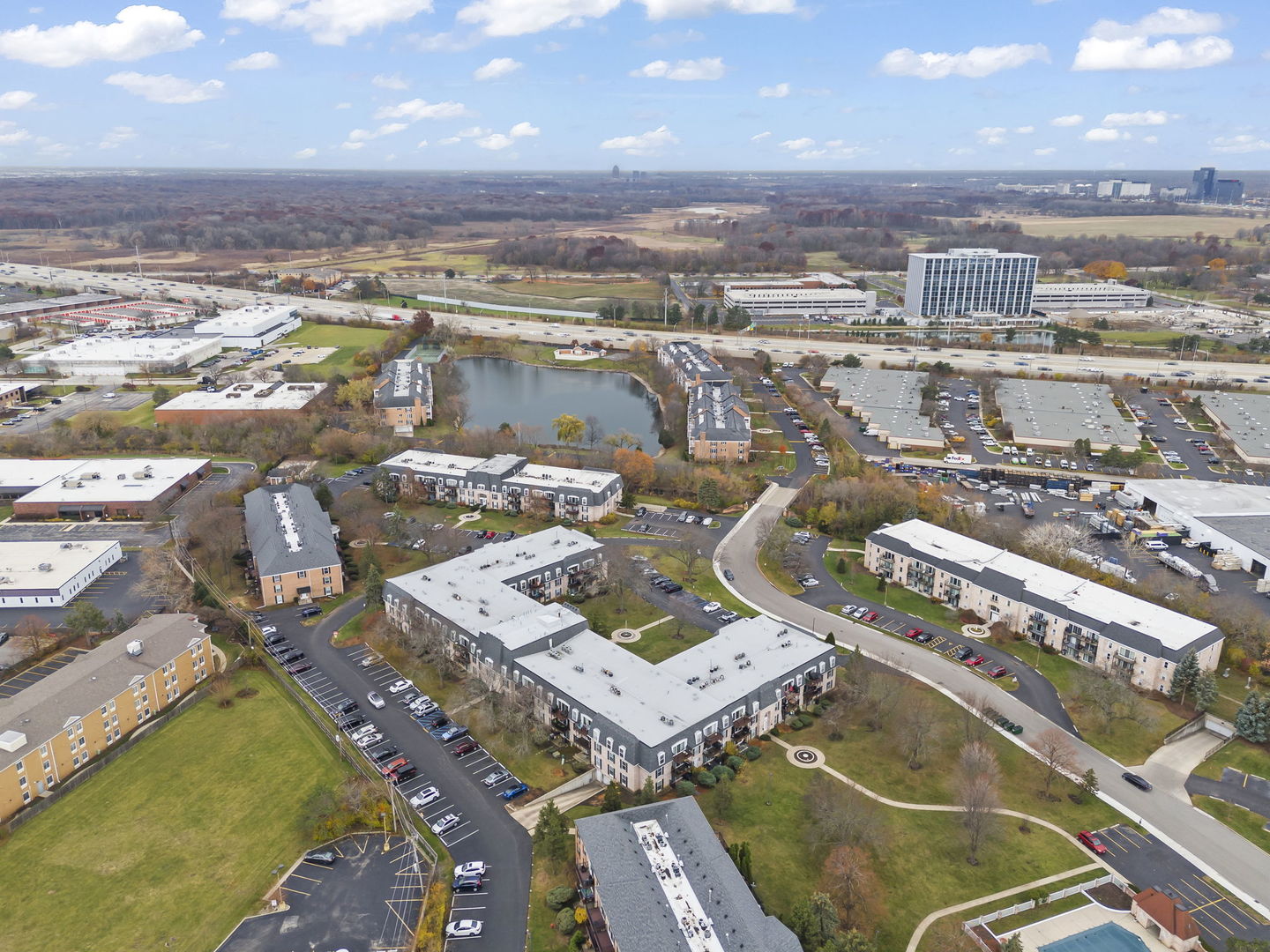 5200 CARRIAGEWAY Drive #101, Rolling Meadows, IL 60008