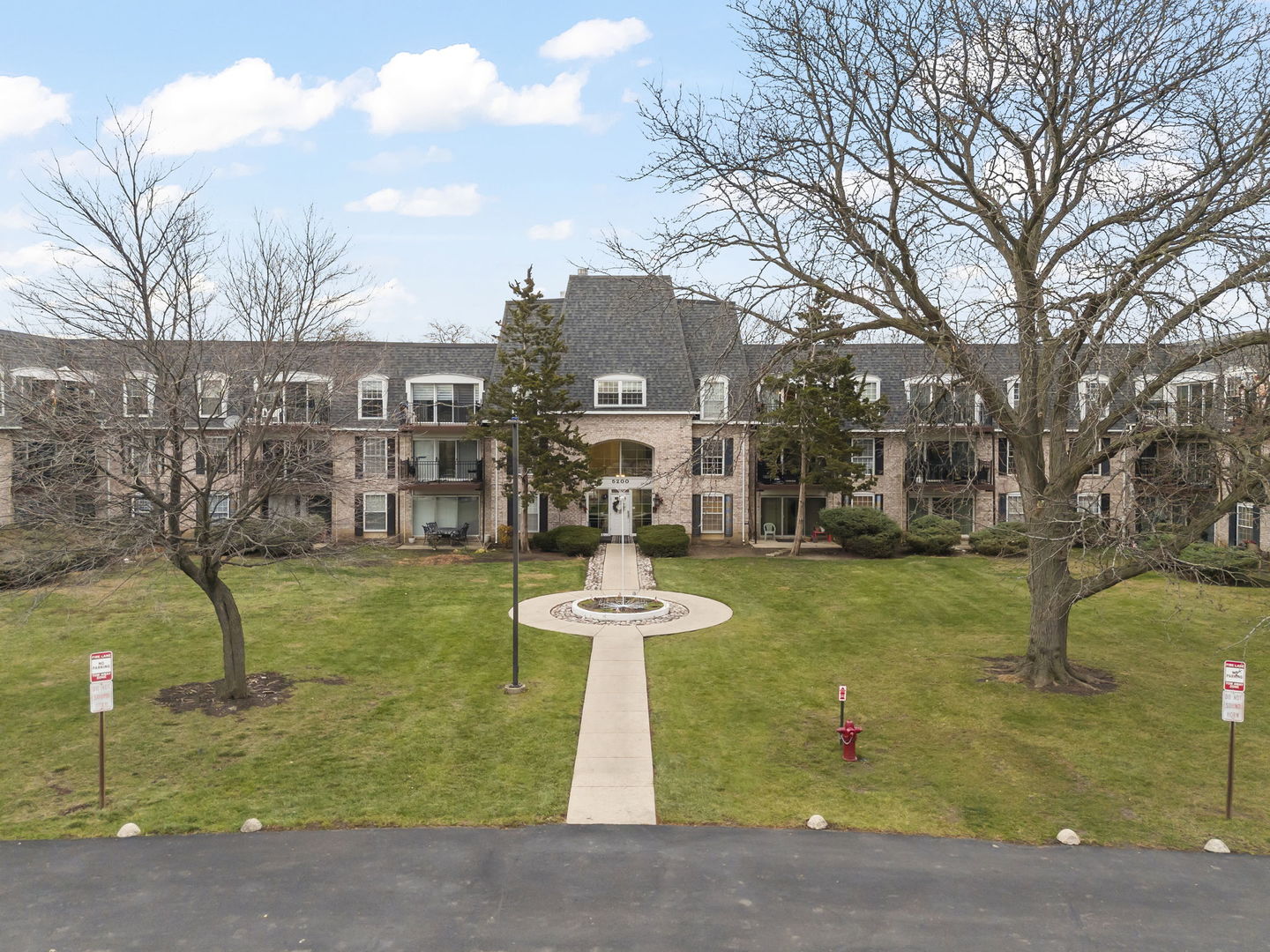 5200 CARRIAGEWAY Drive #101, Rolling Meadows, IL 60008