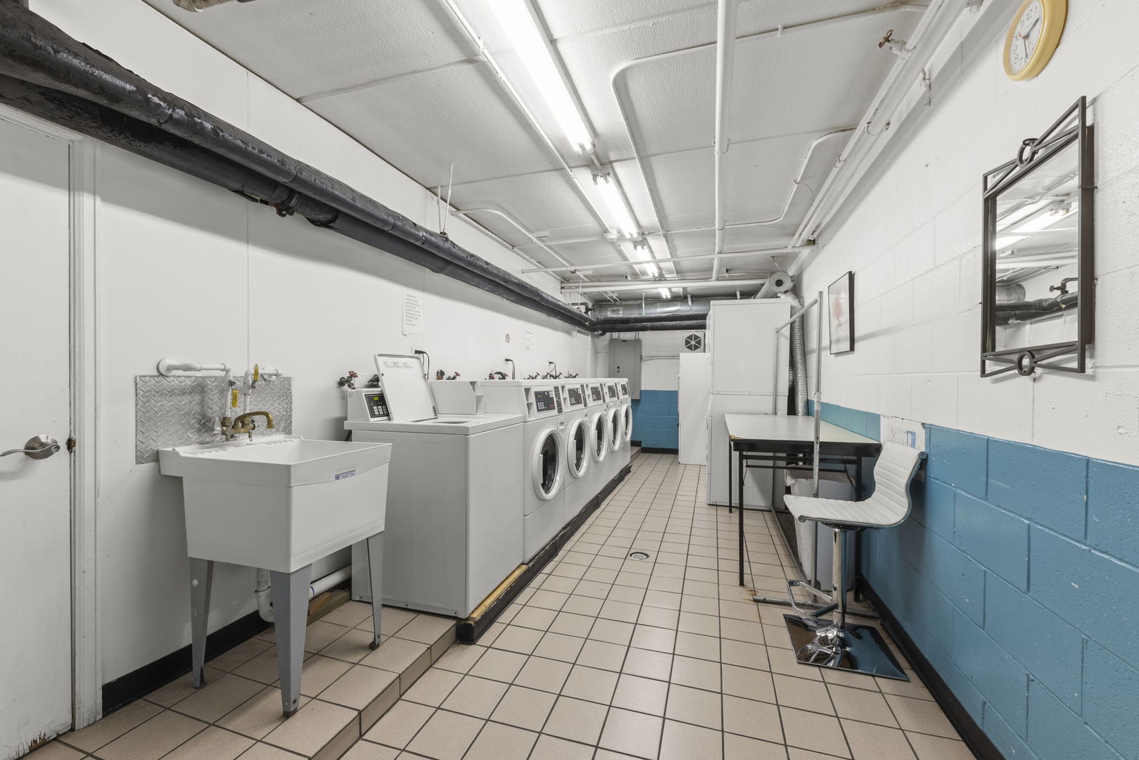 5200 CARRIAGEWAY Drive #101, Rolling Meadows, IL 60008