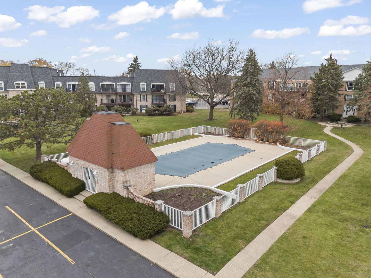 5200 CARRIAGEWAY Drive #101, Rolling Meadows, IL 60008