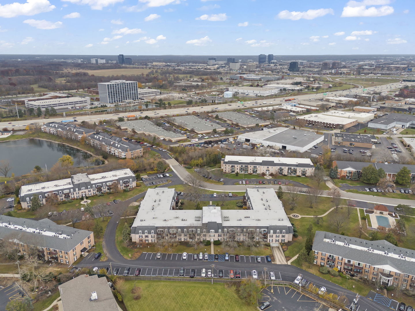 5200 CARRIAGEWAY Drive #101, Rolling Meadows, IL 60008