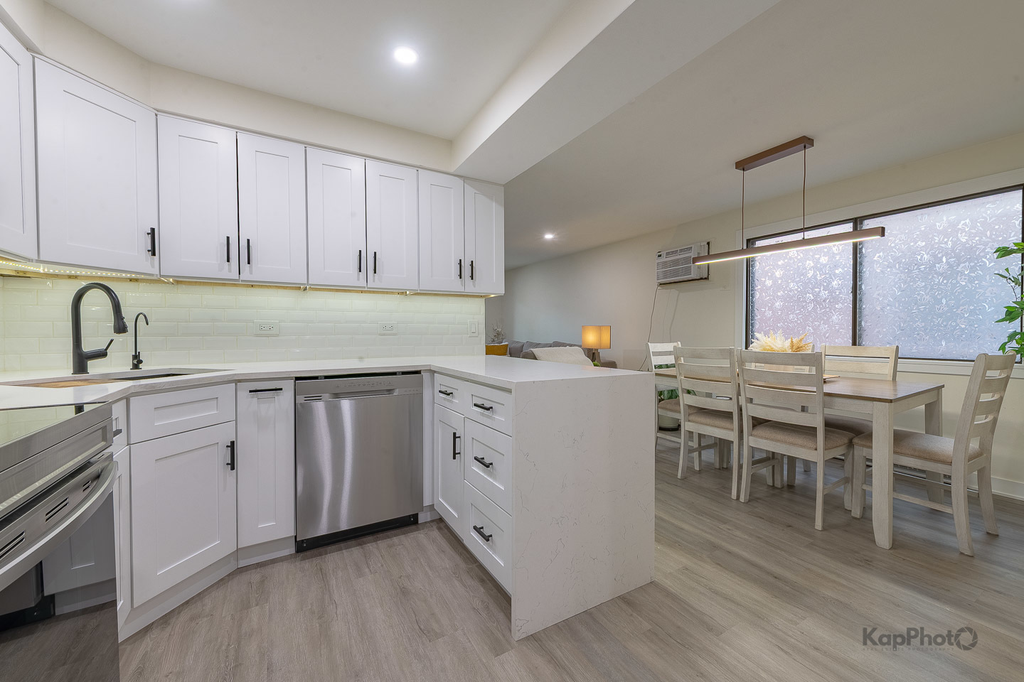 6612 W 64th Place #2W, Chicago, IL 60638