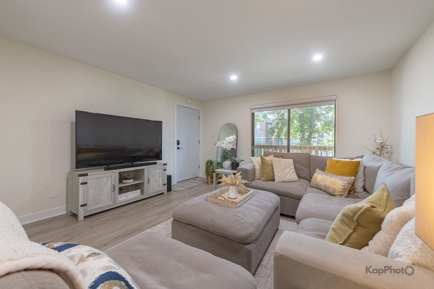 6612 W 64th Place #2W, Chicago, IL 60638