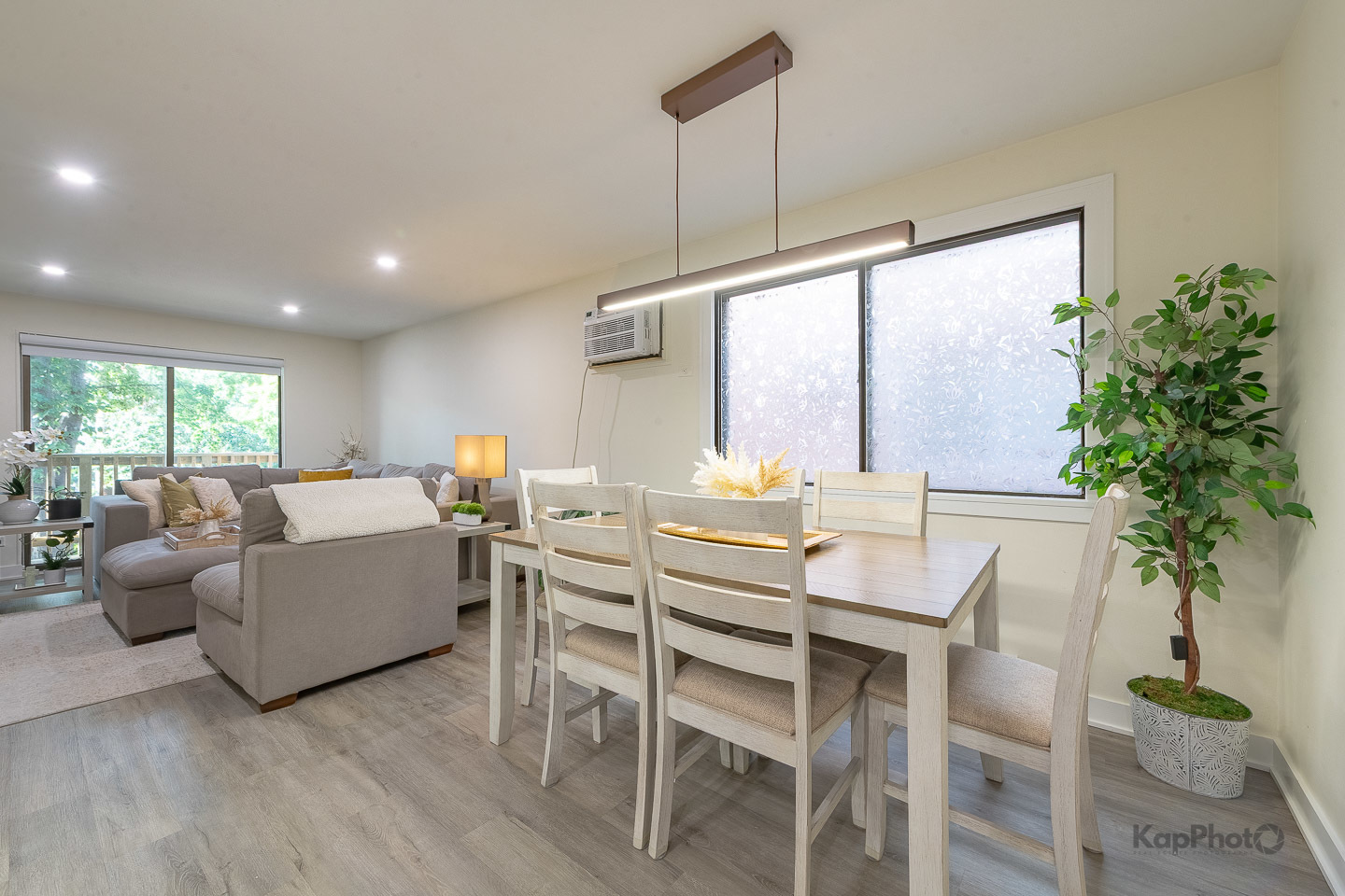 6612 W 64th Place #2W, Chicago, IL 60638