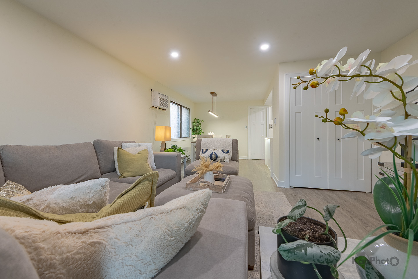 6612 W 64th Place #2W, Chicago, IL 60638