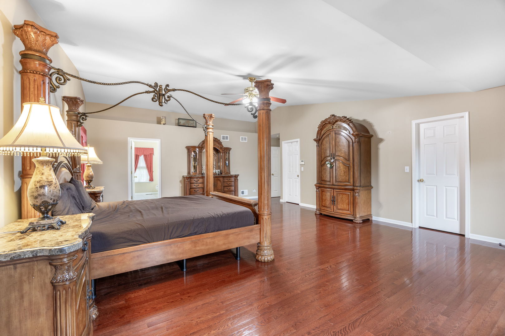 2566 Rourke Drive, Aurora, IL 60503