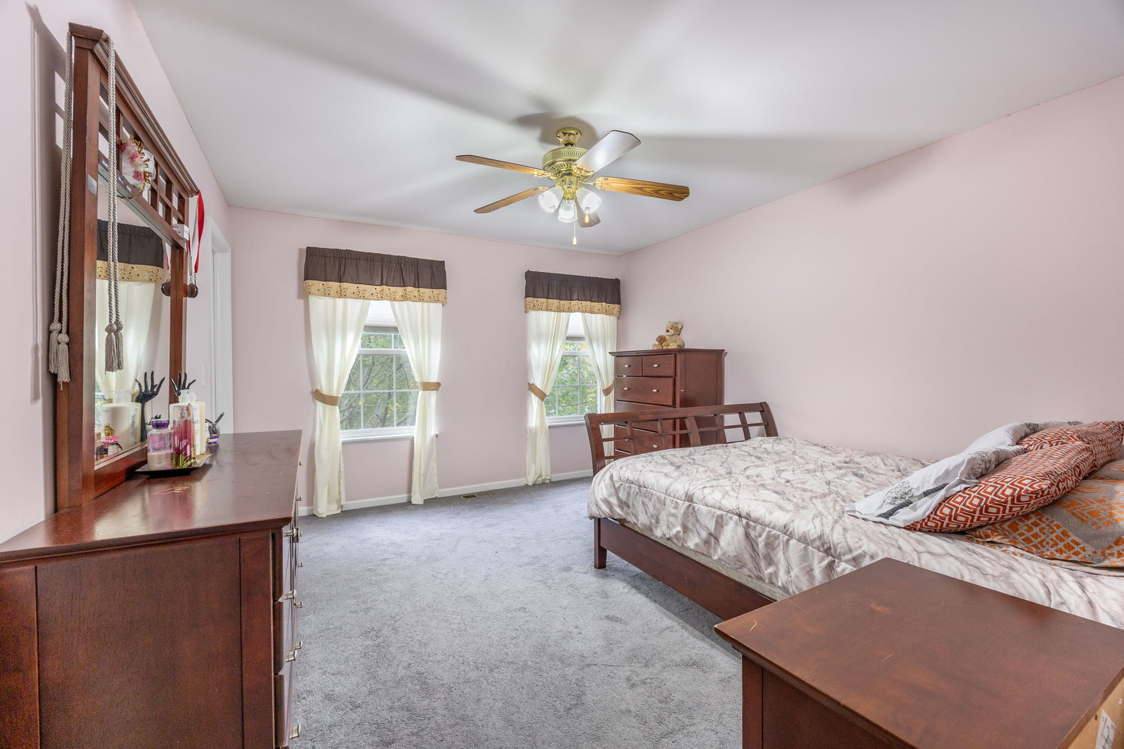 2566 Rourke Drive, Aurora, IL 60503