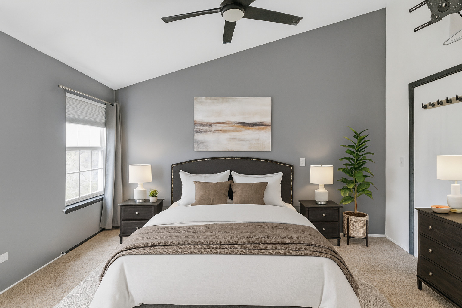 1941 Quaker Hollow Lane #1941, Streamwood, IL 60107