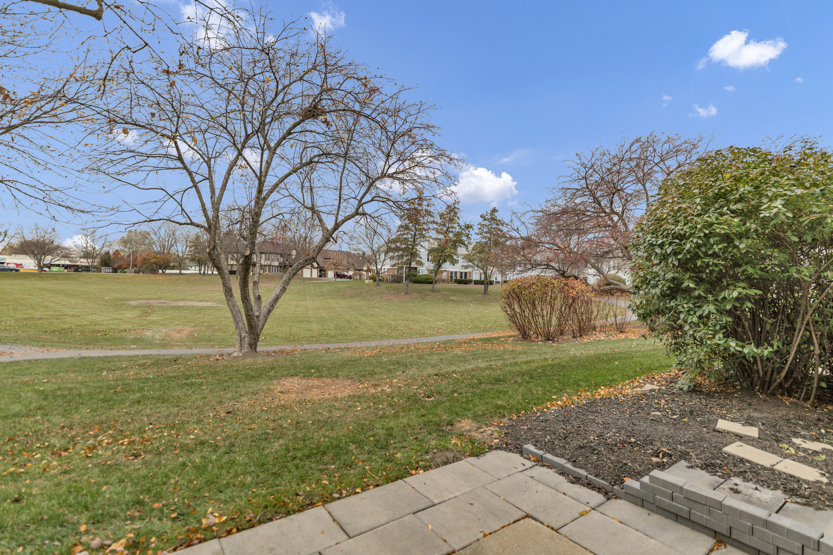 1941 Quaker Hollow Lane #1941, Streamwood, IL 60107