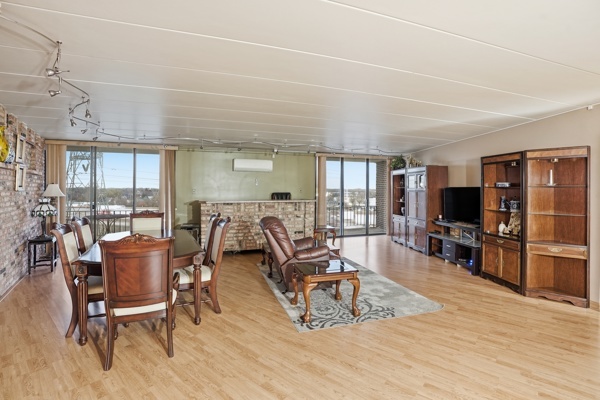 2304 Holiday Terrace #505, Lansing, IL 60438