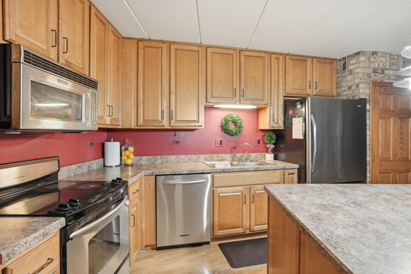 2304 Holiday Terrace #505, Lansing, IL 60438