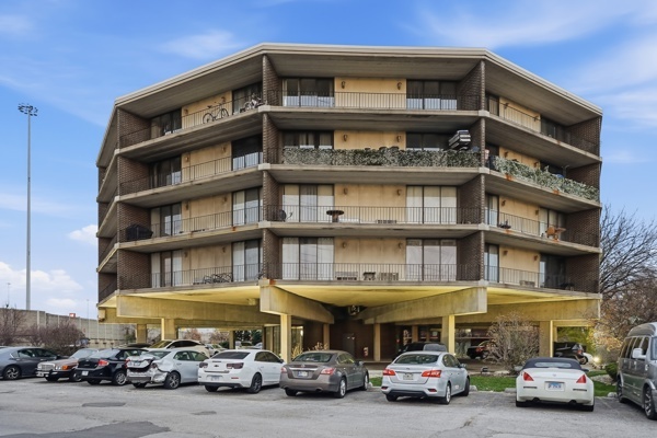 2304 Holiday Terrace #505, Lansing, IL 60438