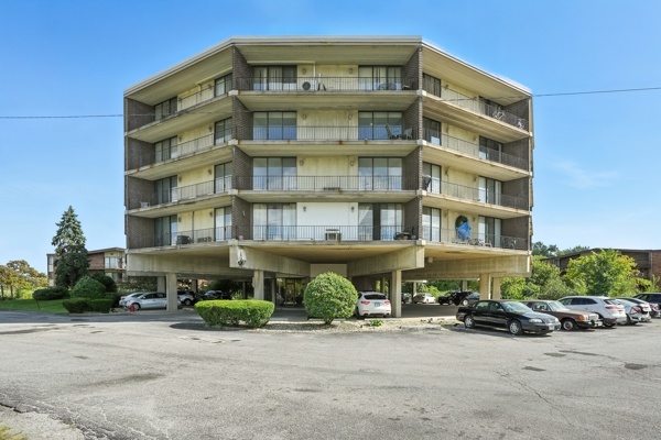 2304 Holiday Terrace #505, Lansing, IL 60438