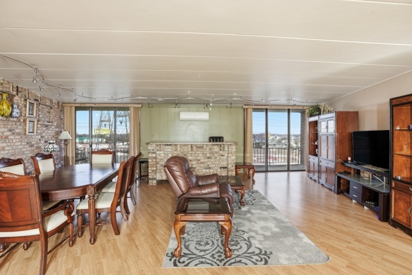 2304 Holiday Terrace #505, Lansing, IL 60438