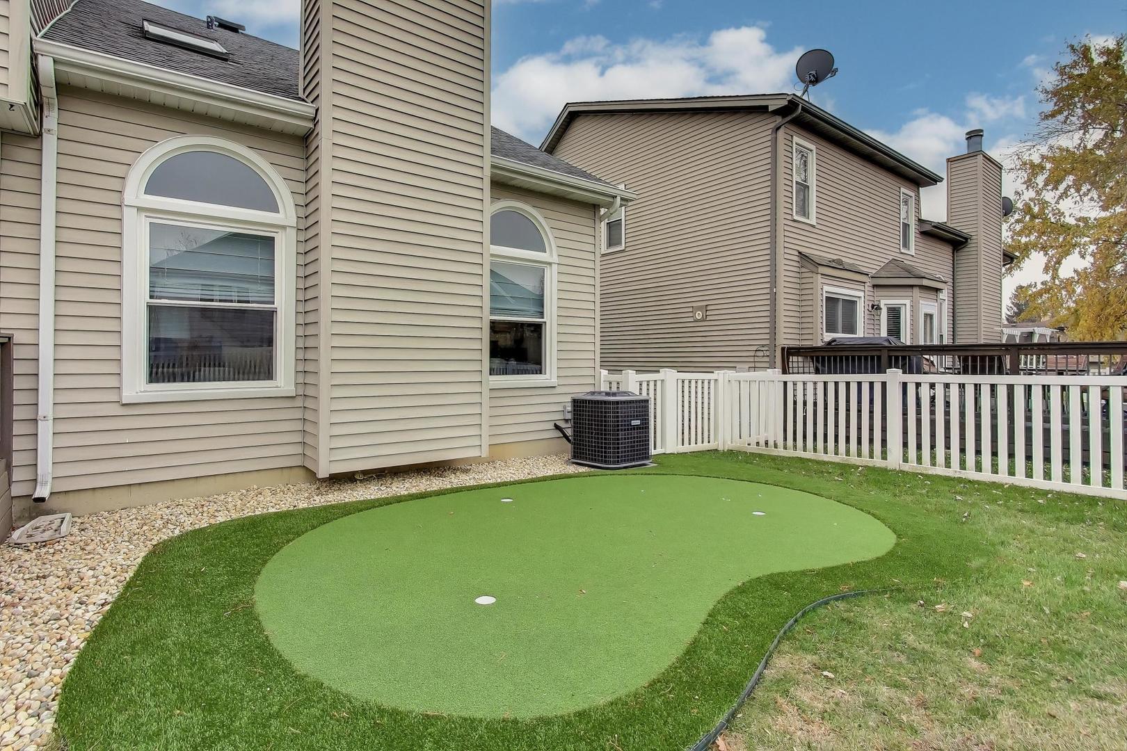 512 Blackhawk Drive, Westmont, IL 60559