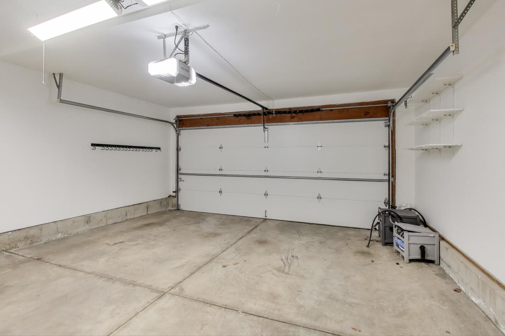 512 Blackhawk Drive, Westmont, IL 60559