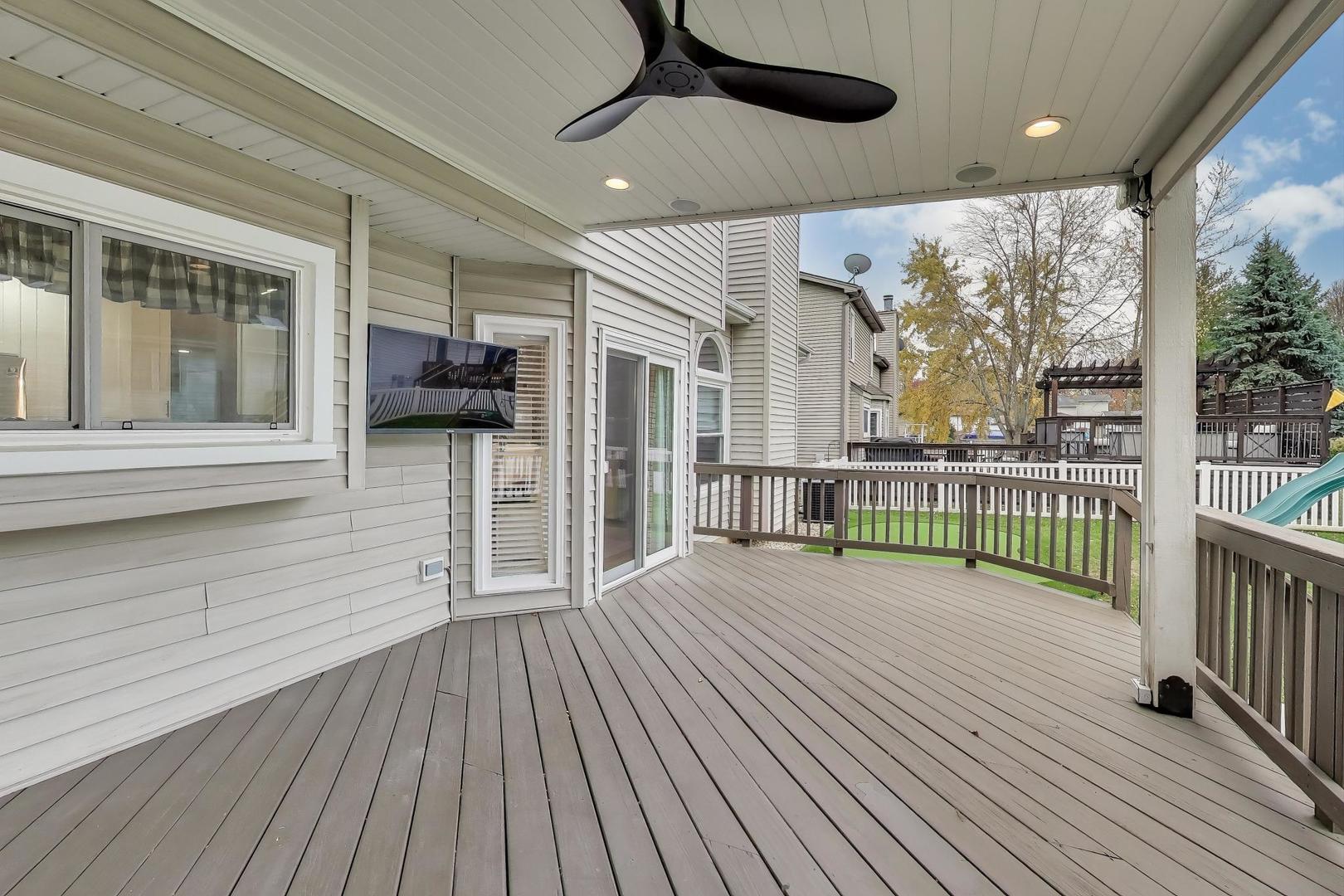 512 Blackhawk Drive, Westmont, IL 60559