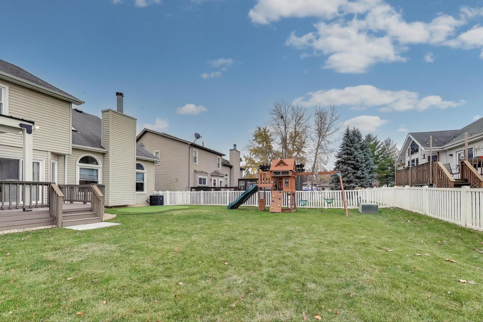 512 Blackhawk Drive, Westmont, IL 60559