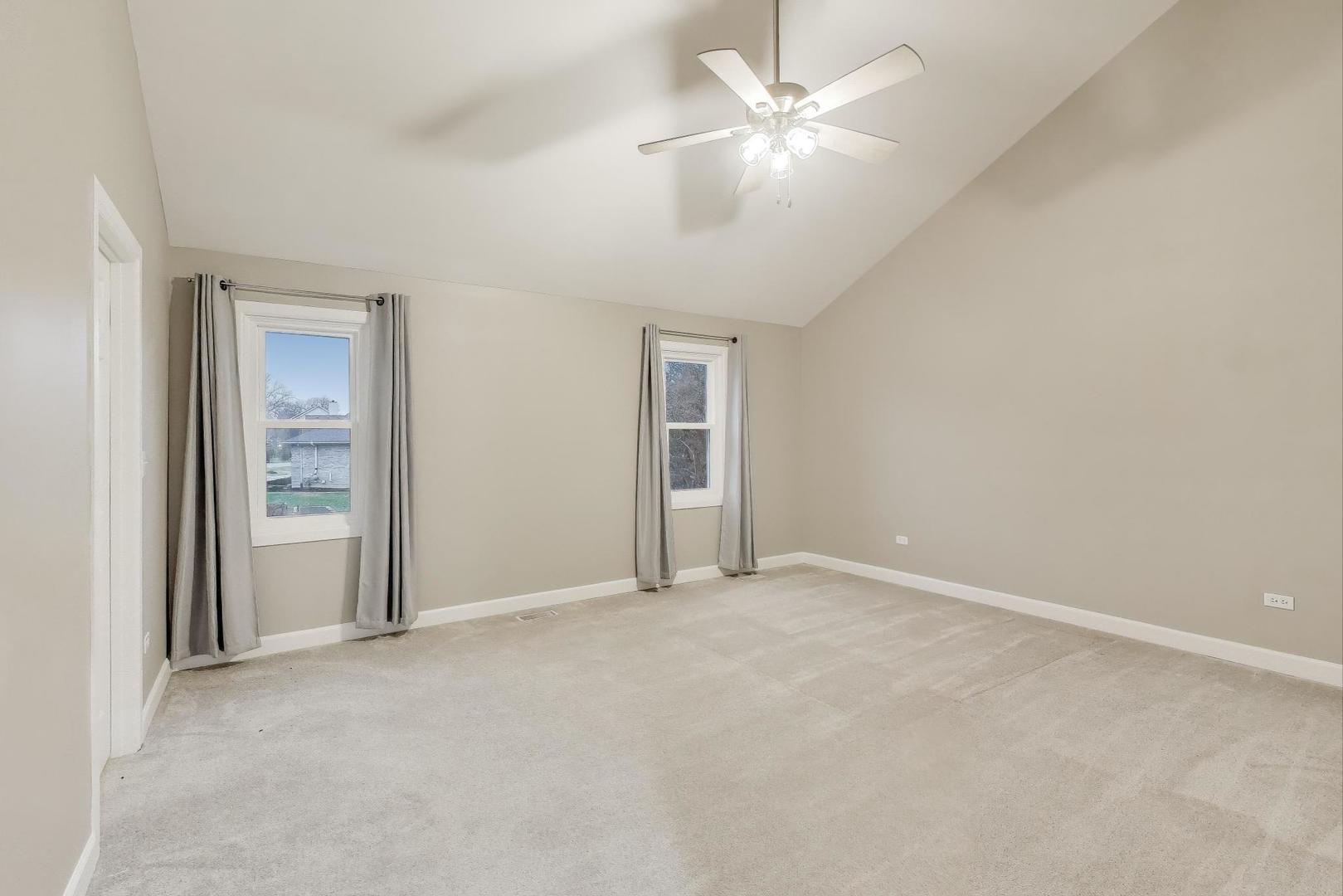 512 Blackhawk Drive, Westmont, IL 60559