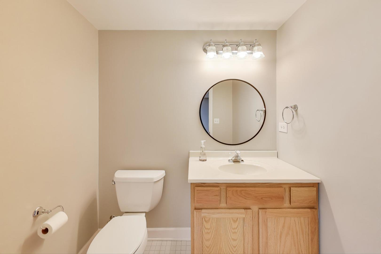 512 Blackhawk Drive, Westmont, IL 60559