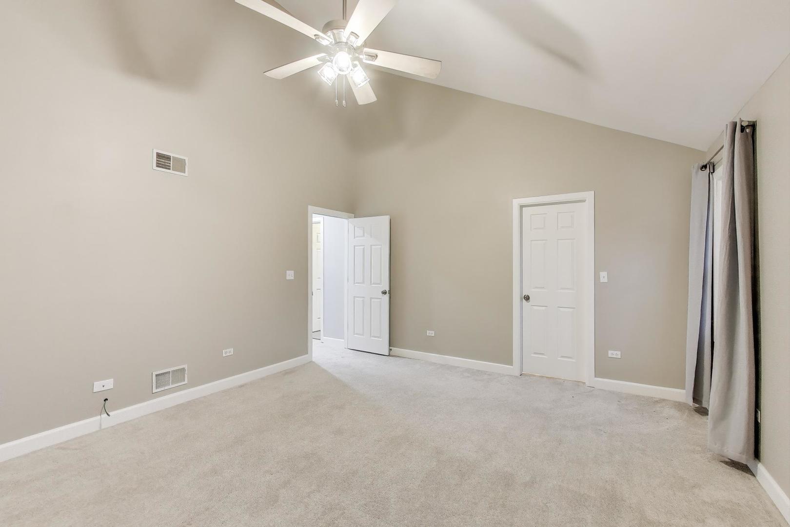 512 Blackhawk Drive, Westmont, IL 60559