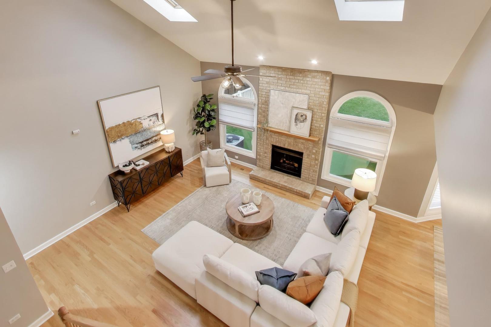 512 Blackhawk Drive, Westmont, IL 60559