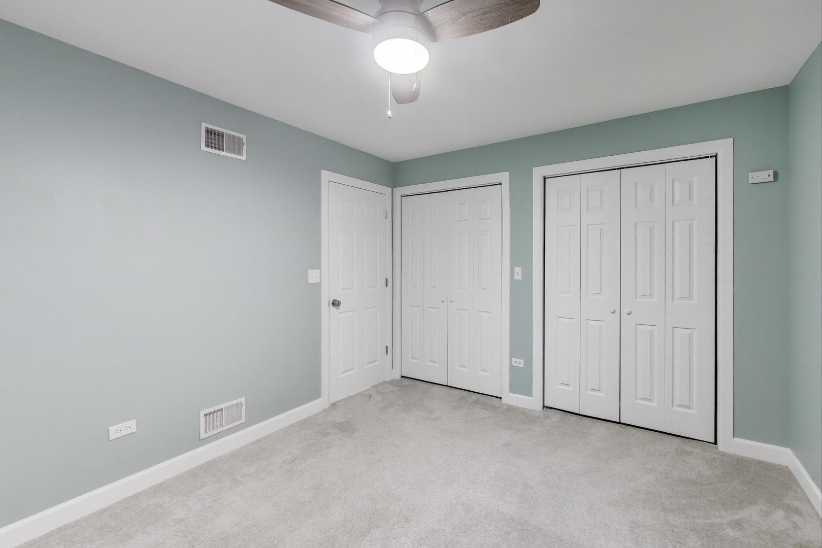 512 Blackhawk Drive, Westmont, IL 60559