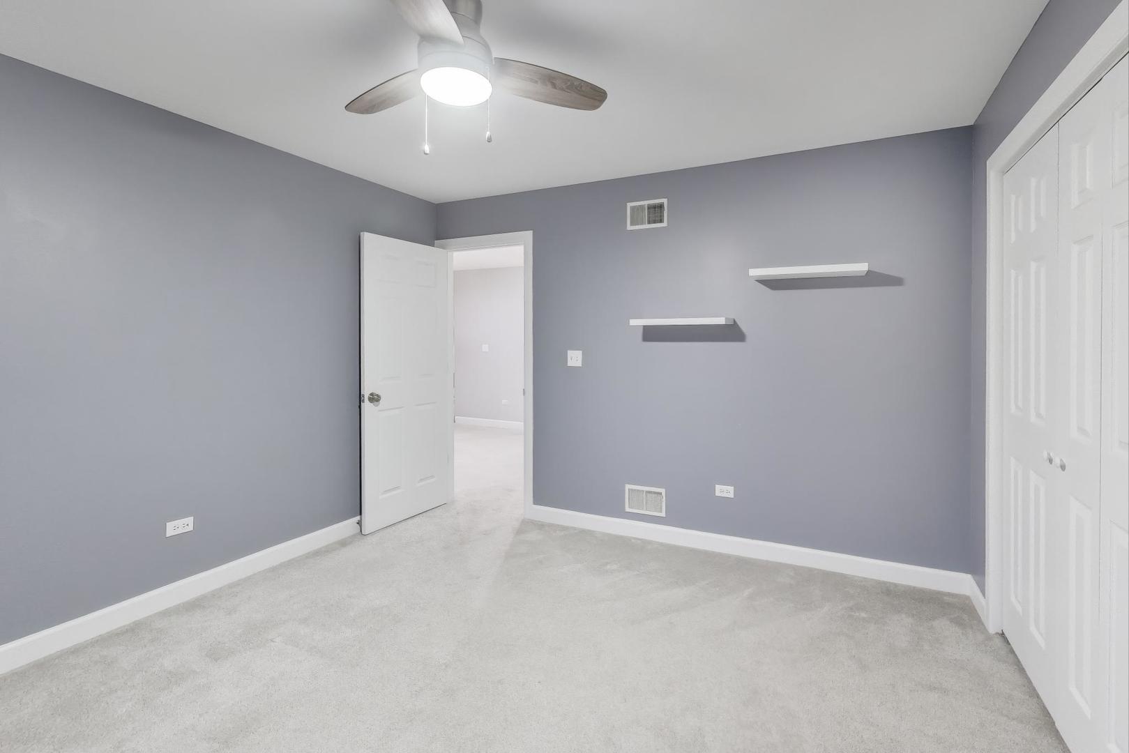 512 Blackhawk Drive, Westmont, IL 60559