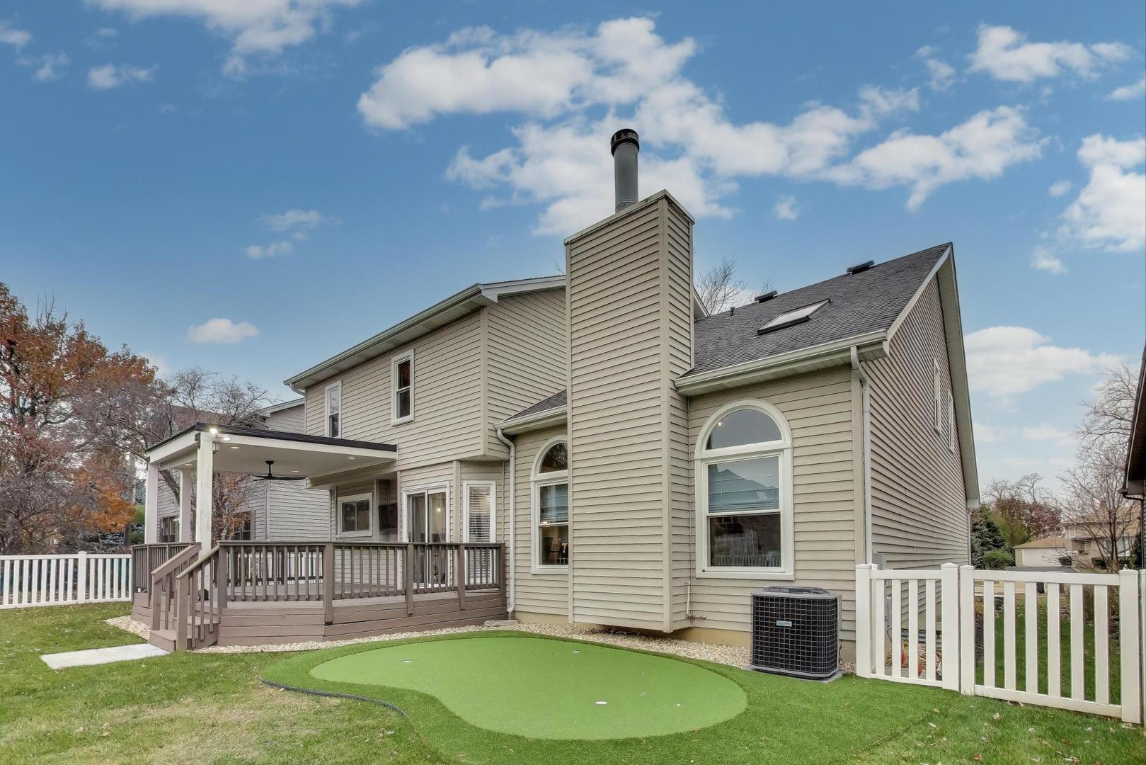 512 Blackhawk Drive, Westmont, IL 60559