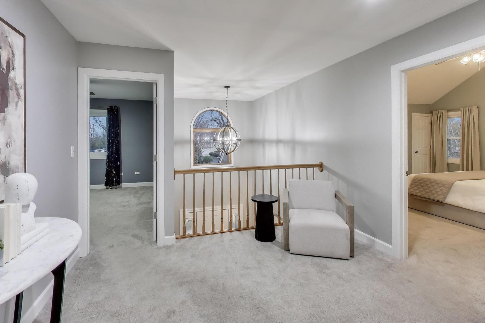 512 Blackhawk Drive, Westmont, IL 60559