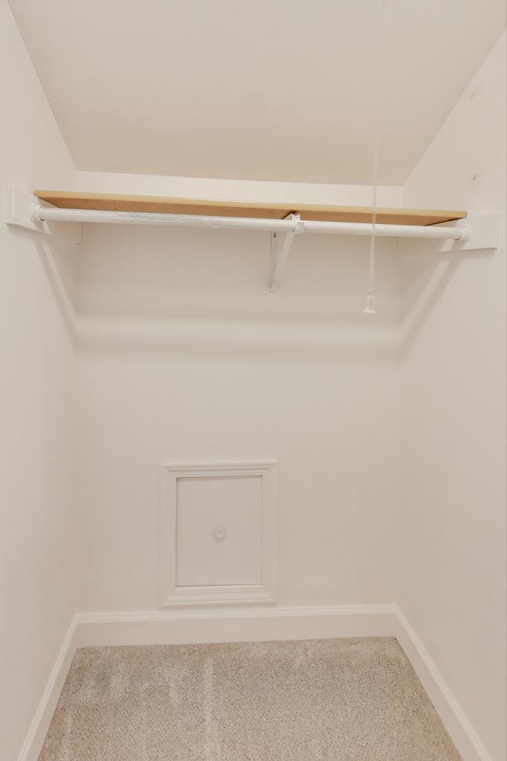 512 Blackhawk Drive, Westmont, IL 60559