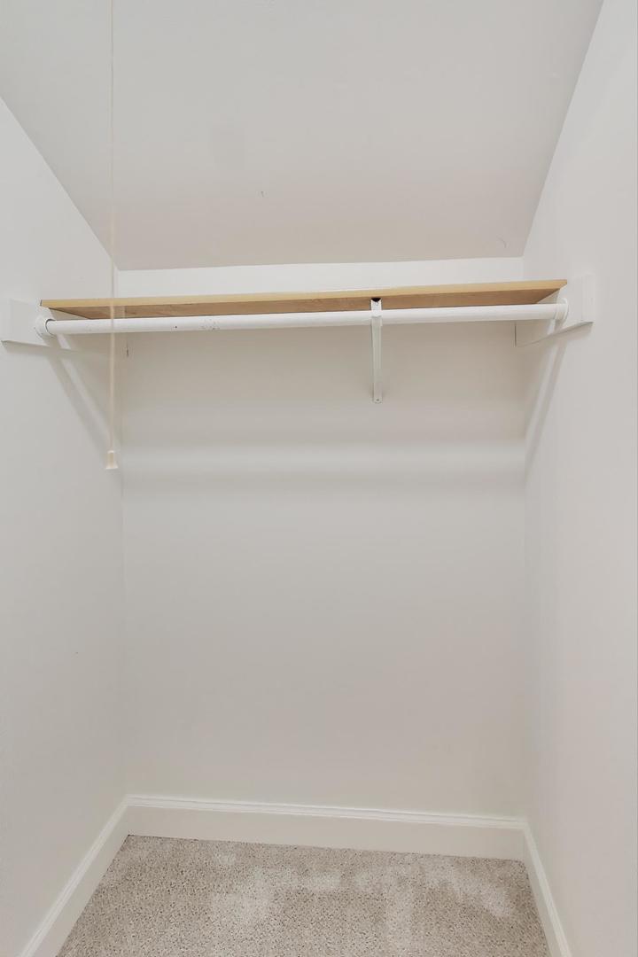 512 Blackhawk Drive, Westmont, IL 60559