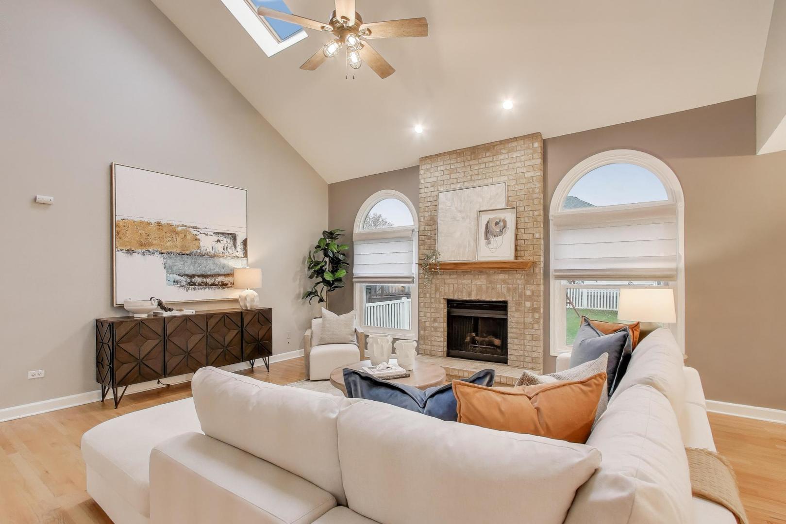 512 Blackhawk Drive, Westmont, IL 60559