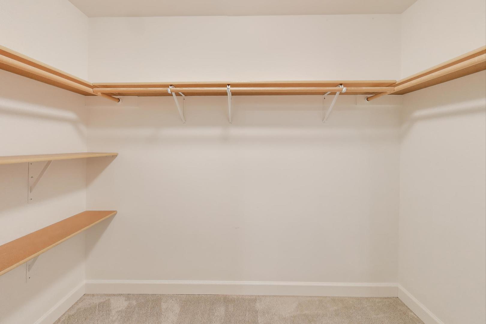 512 Blackhawk Drive, Westmont, IL 60559