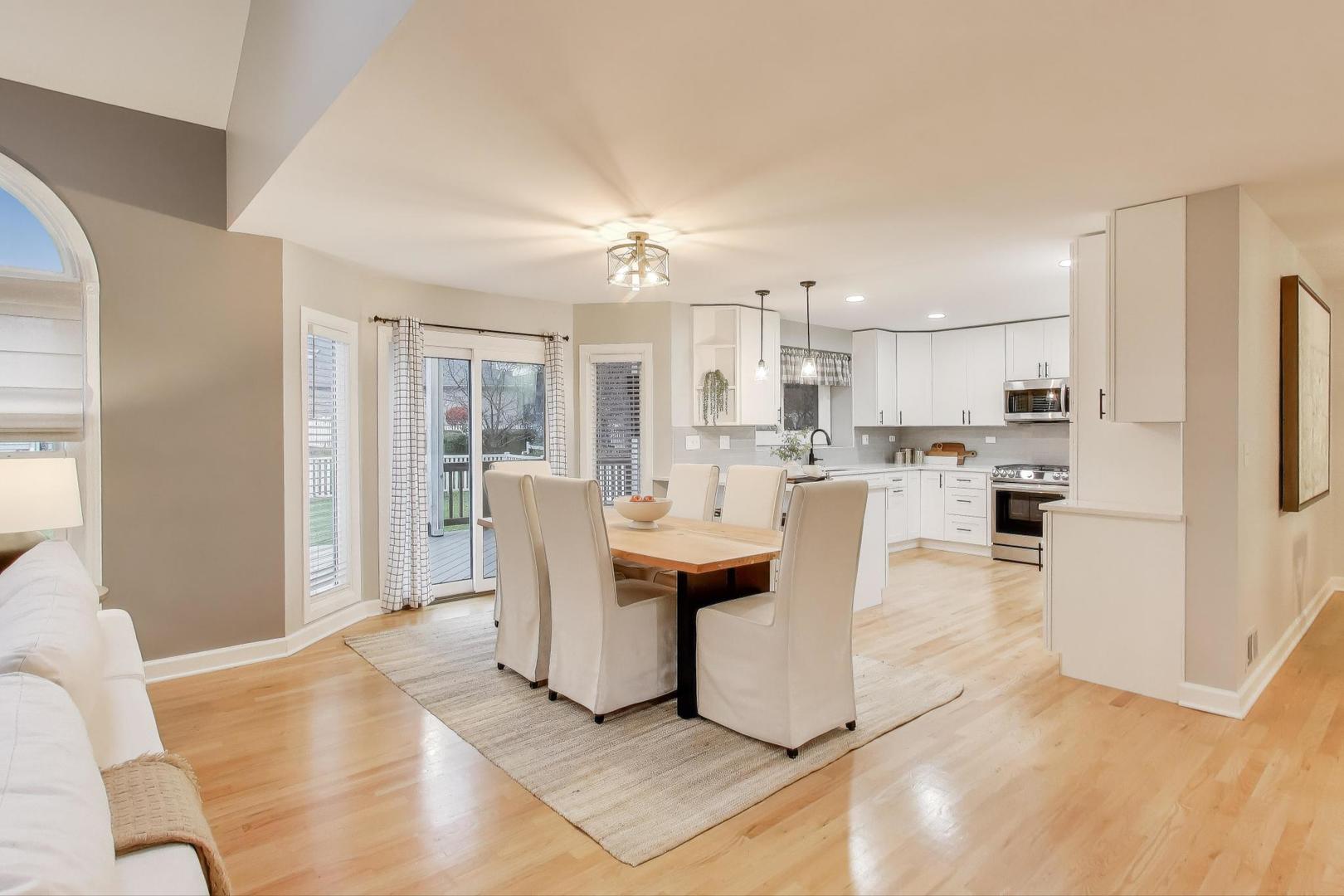 512 Blackhawk Drive, Westmont, IL 60559