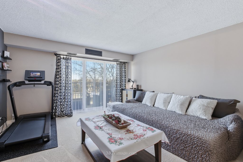 5400 Walnut Avenue #208, Downers Grove, IL 60515