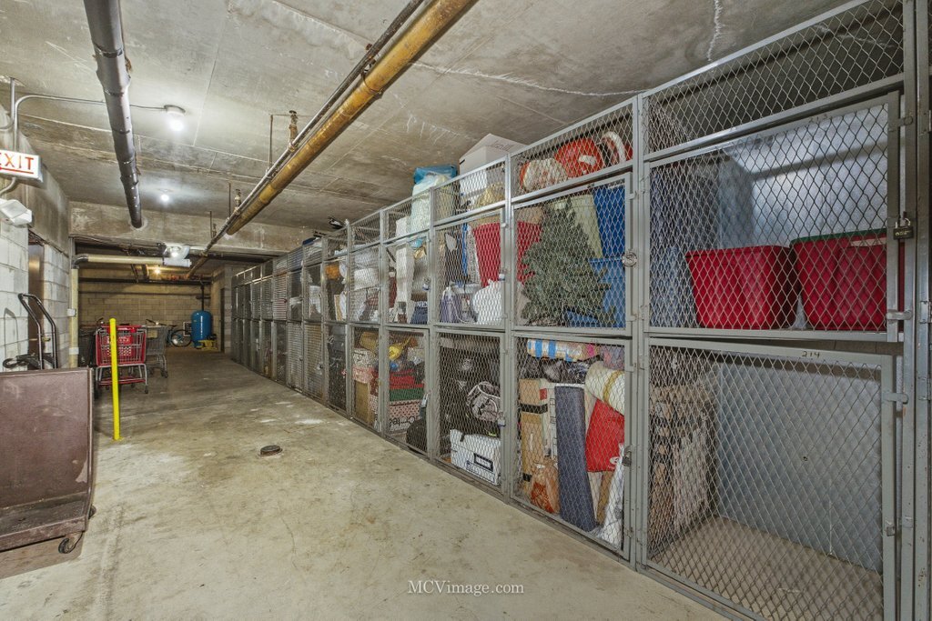 5400 Walnut Avenue #208, Downers Grove, IL 60515