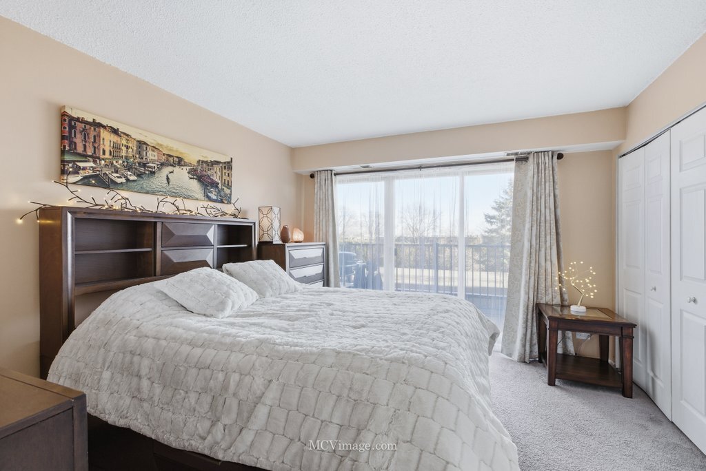 5400 Walnut Avenue #208, Downers Grove, IL 60515