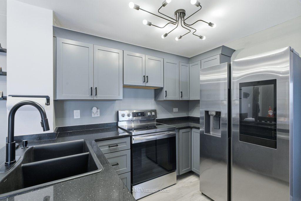 5400 Walnut Avenue #208, Downers Grove, IL 60515