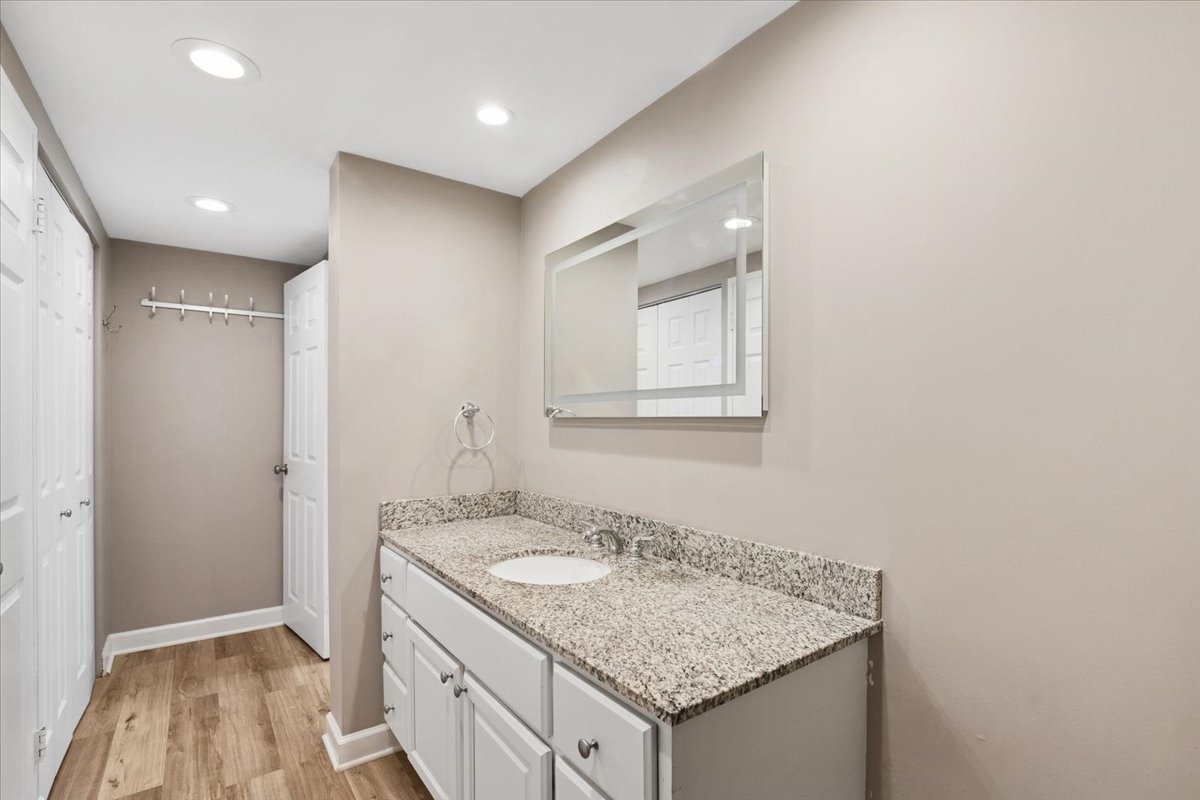 1301 N Western Avenue #211, Lake Forest, IL 60045