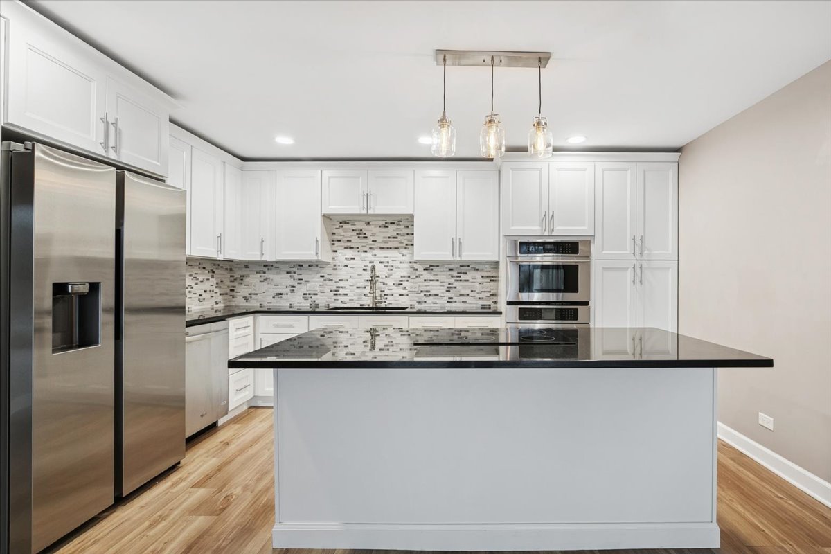 1301 N Western Avenue #211, Lake Forest, IL 60045