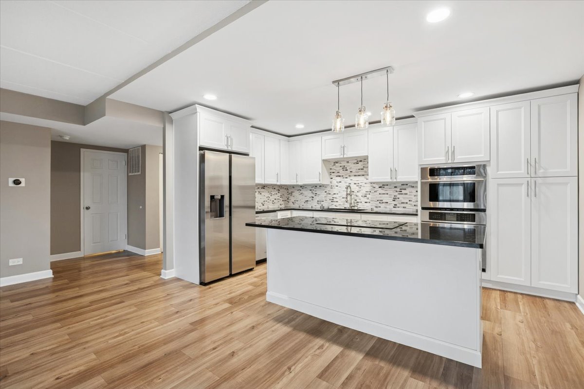 1301 N Western Avenue #211, Lake Forest, IL 60045