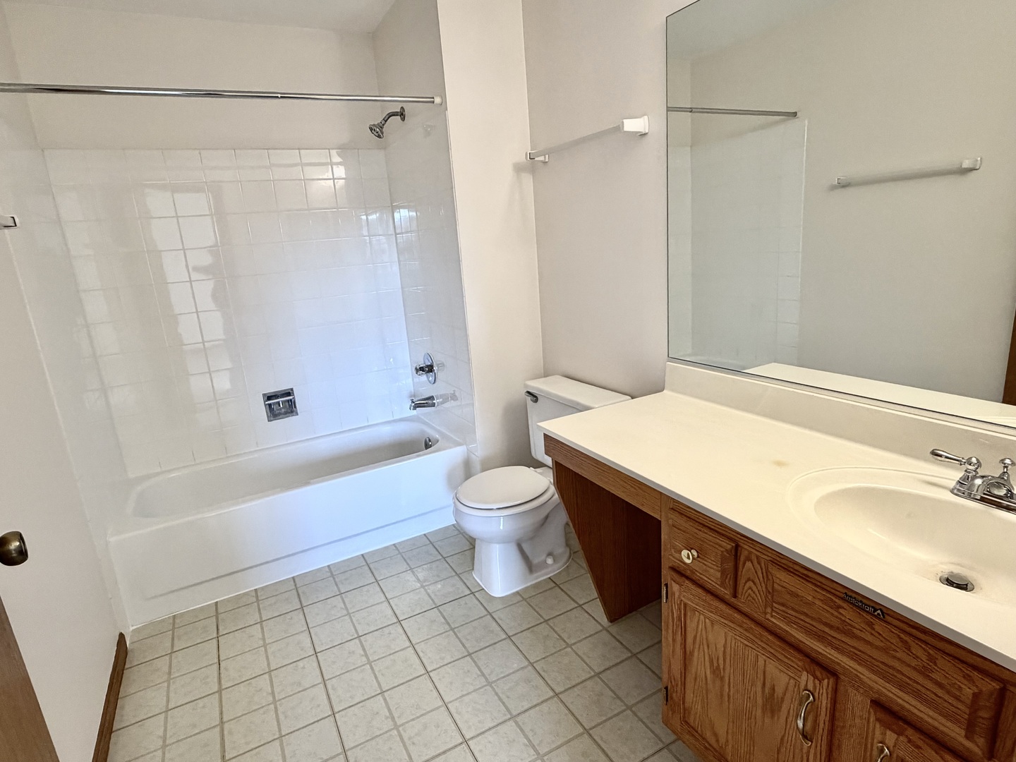 120 Stirling Lane #Z1, Schaumburg, IL 60194