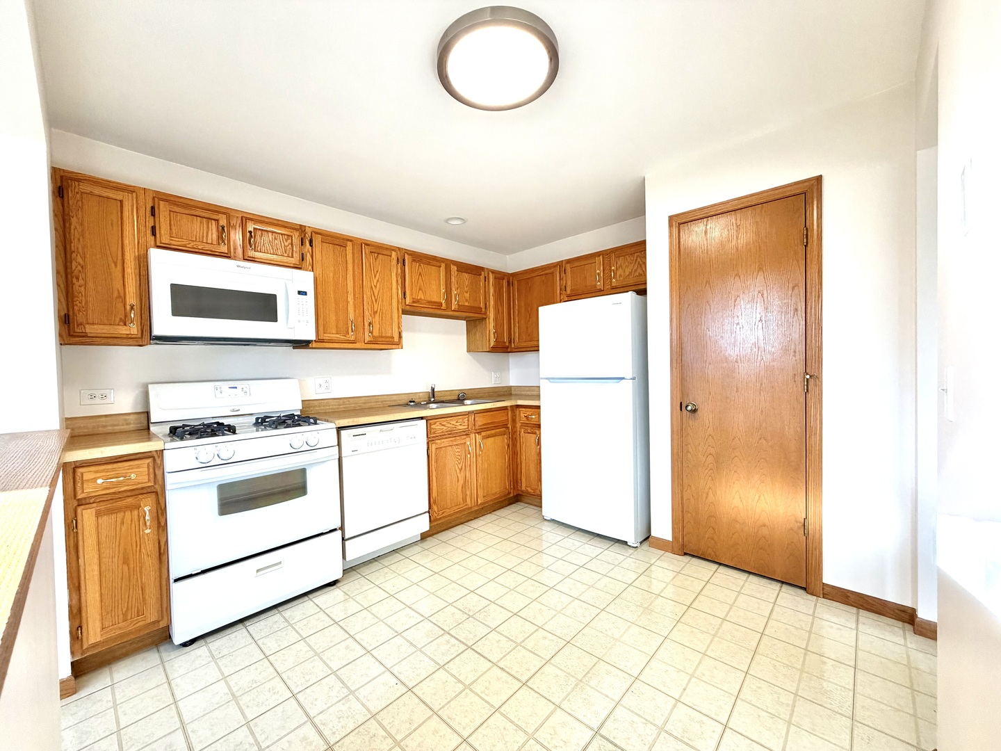 120 Stirling Lane #Z1, Schaumburg, IL 60194