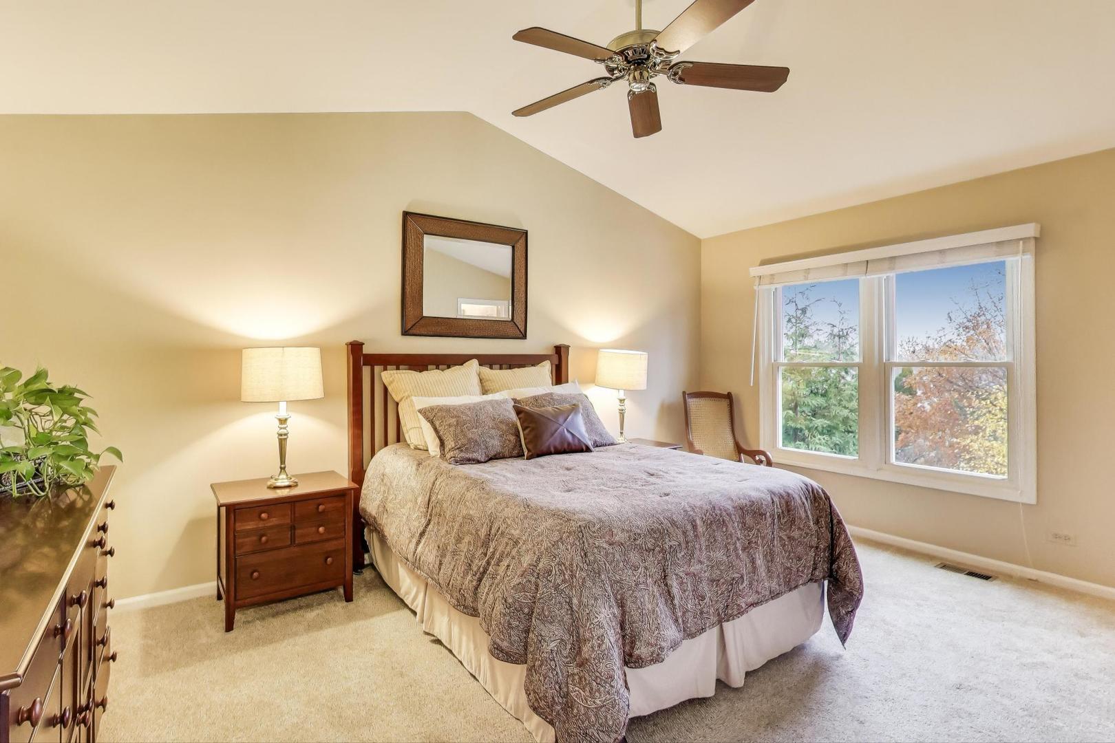 461 Evergreen Drive, Vernon Hills, IL 60061