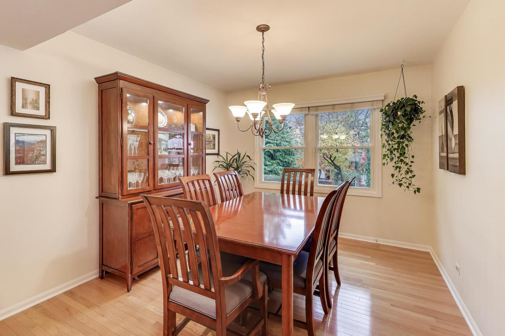 461 Evergreen Drive, Vernon Hills, IL 60061