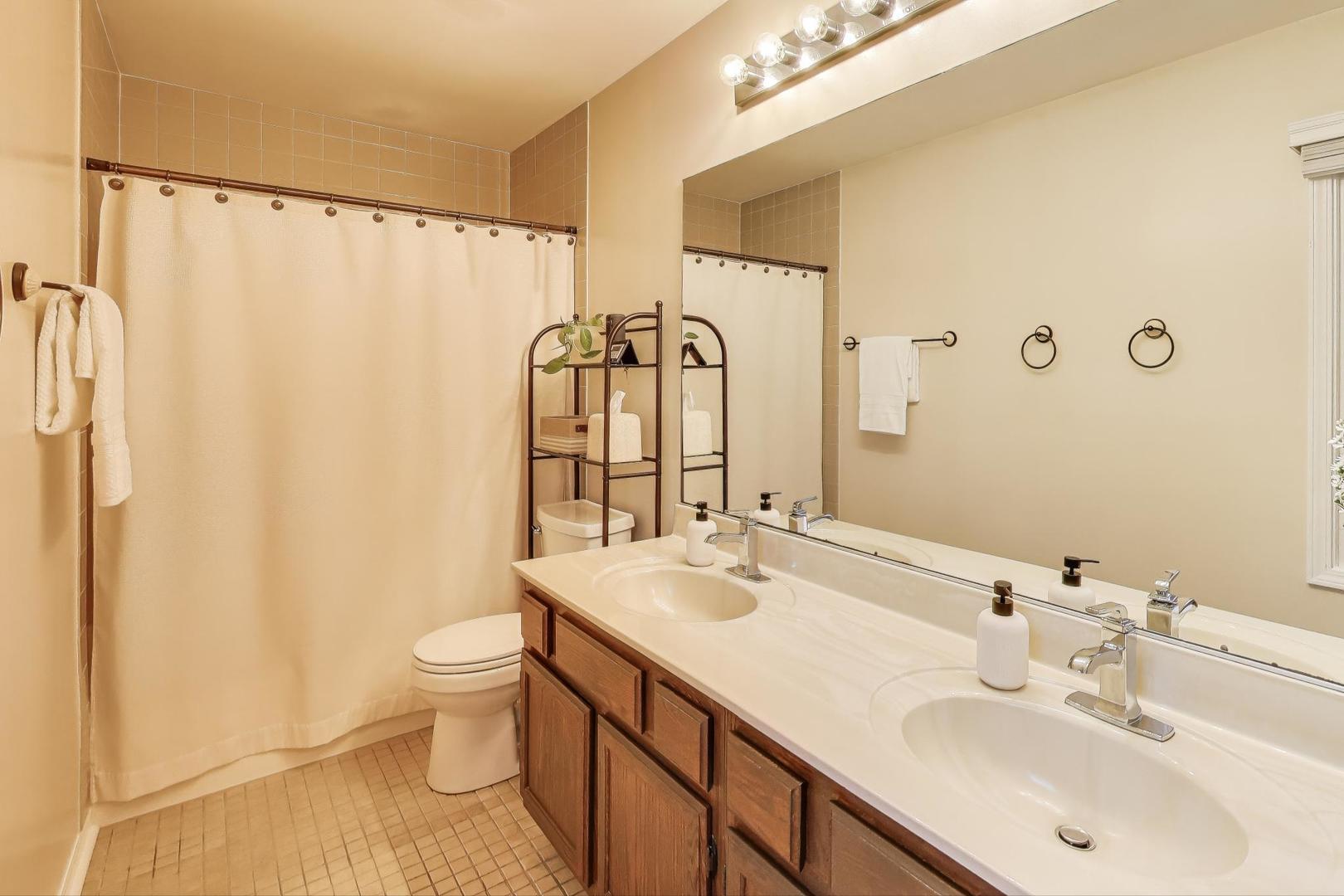 461 Evergreen Drive, Vernon Hills, IL 60061