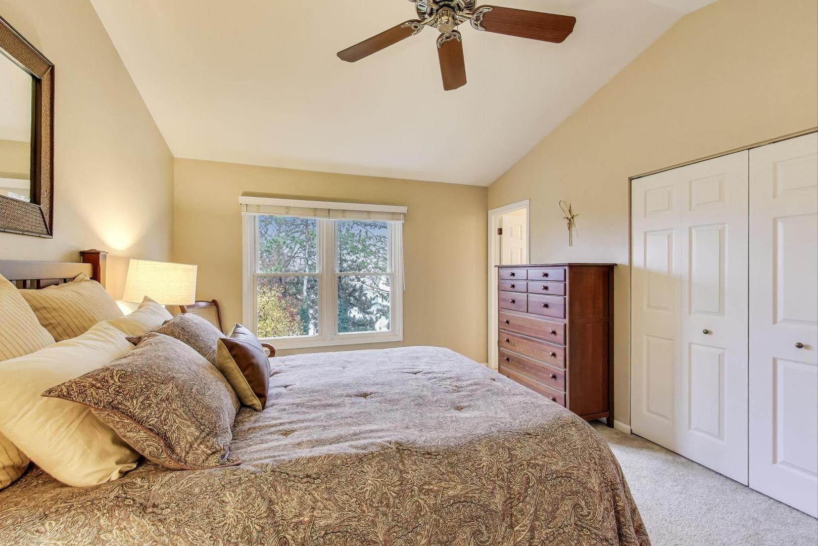 461 Evergreen Drive, Vernon Hills, IL 60061