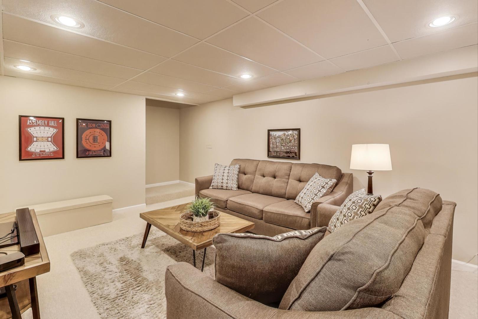 461 Evergreen Drive, Vernon Hills, IL 60061